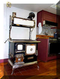 Antique Stove.jpg (67685 bytes)