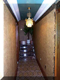 Hallway4 - Basement.jpg (83117 bytes)